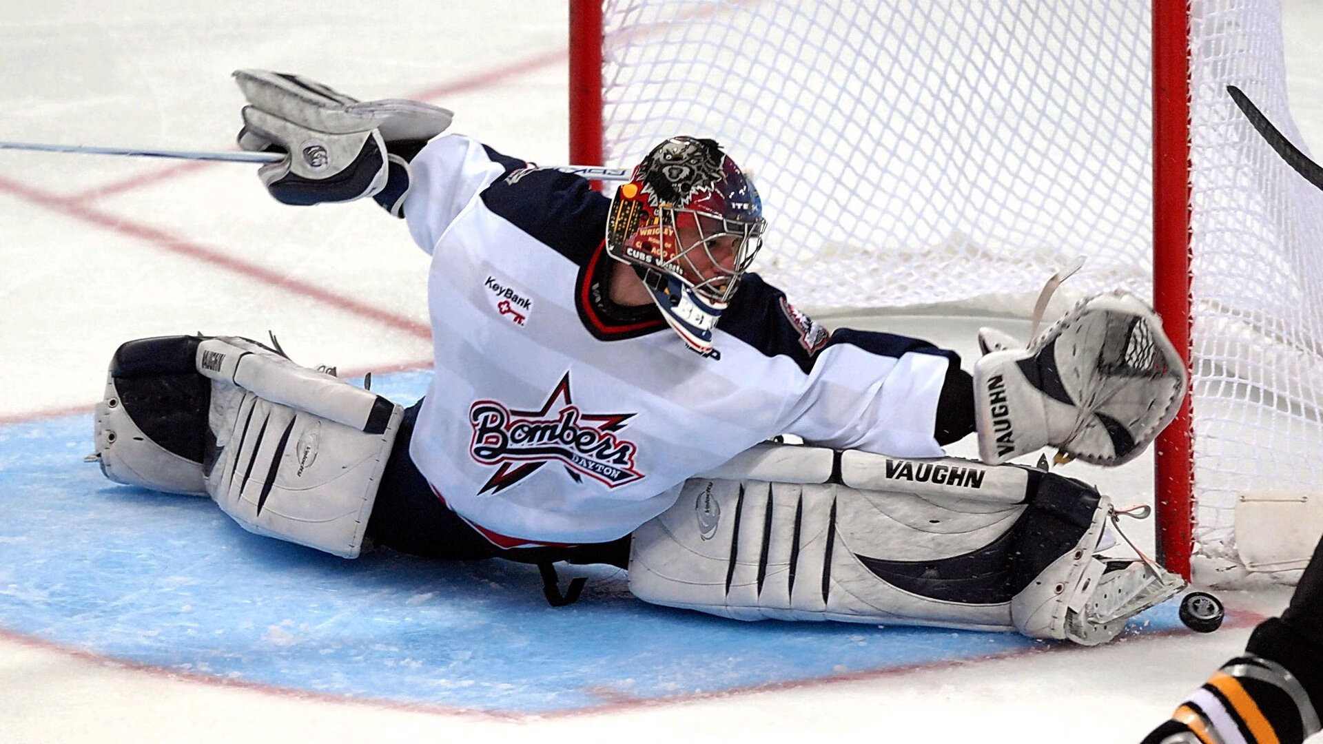 CBA季后赛激战正酣 辽宁队力克广东队挺进总决赛