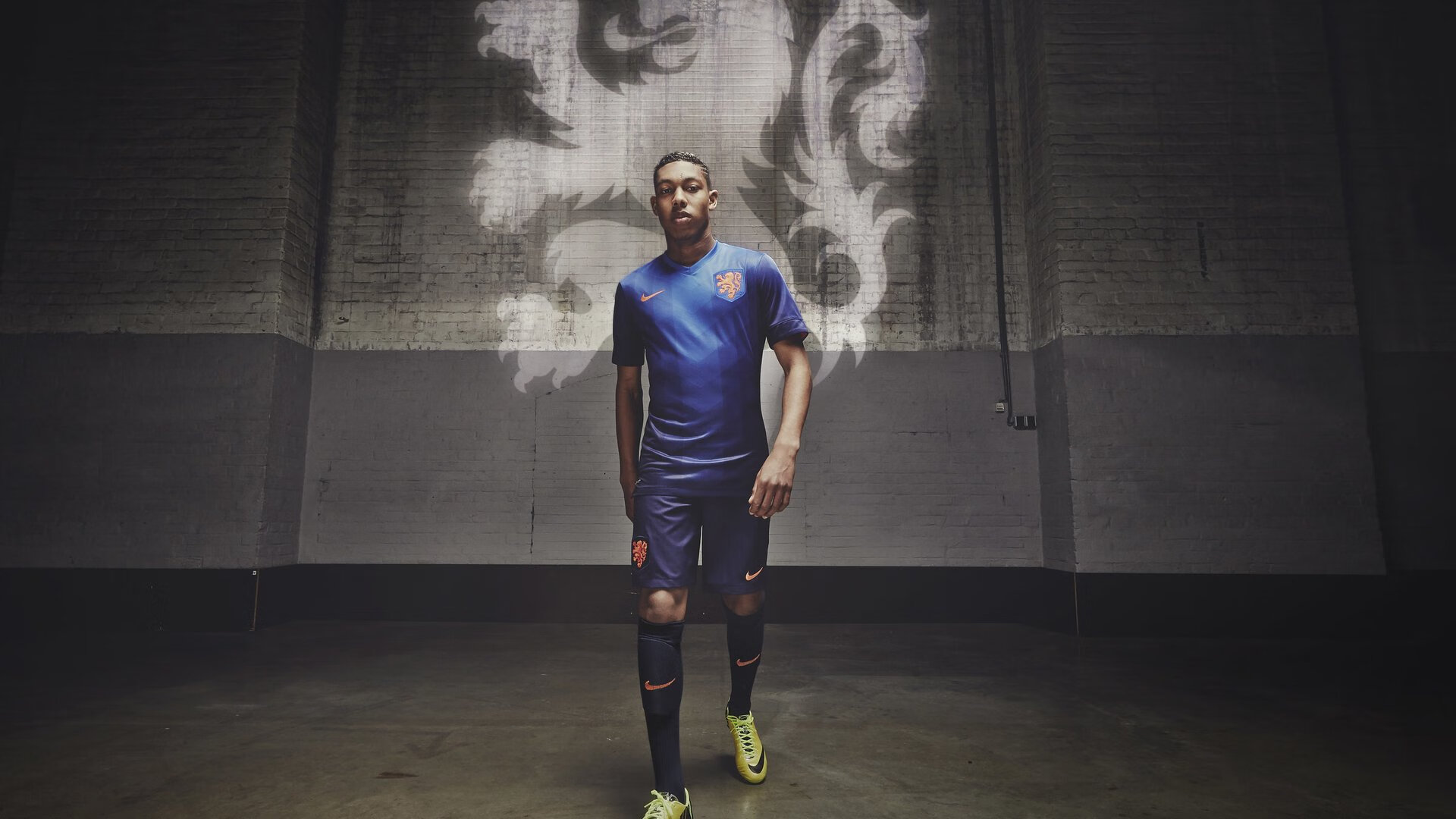 阿尔卡拉斯逆转夺冠,温网男单决赛上演史诗级对决